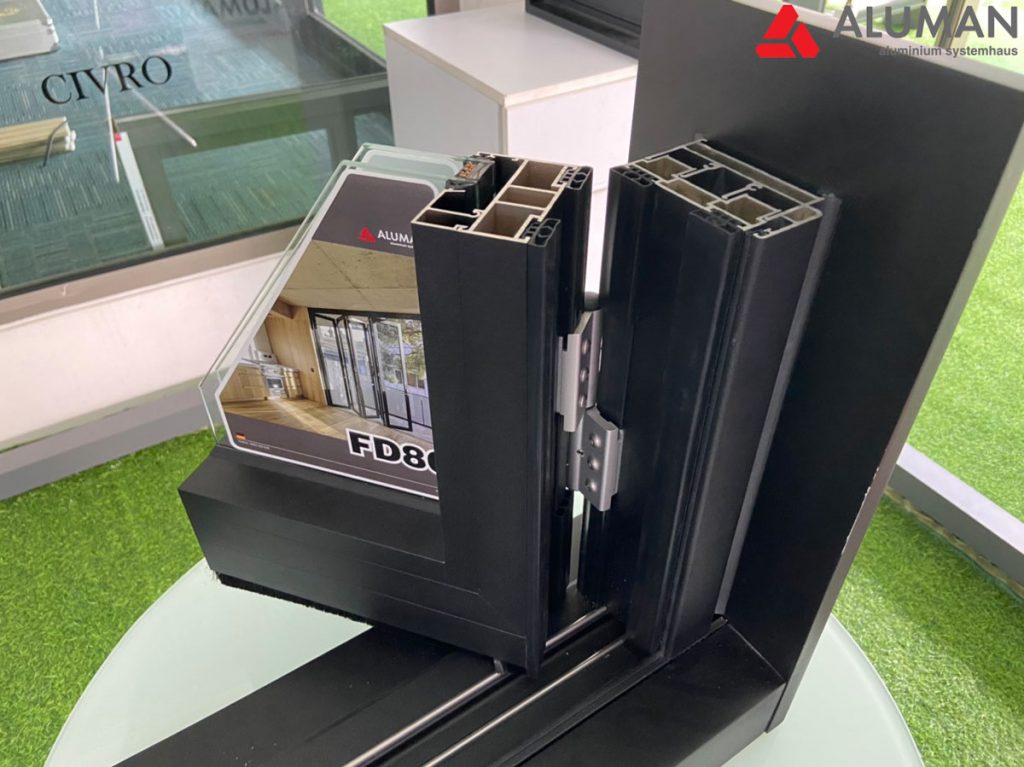 Cua-truot-khong-cau-cach-nhiet-FD80-3-1024x767