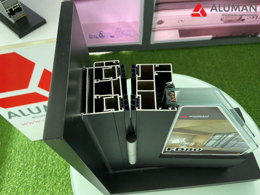 Cua-truot-khong-cau-cach-nhiet-FD80-5-1024x767