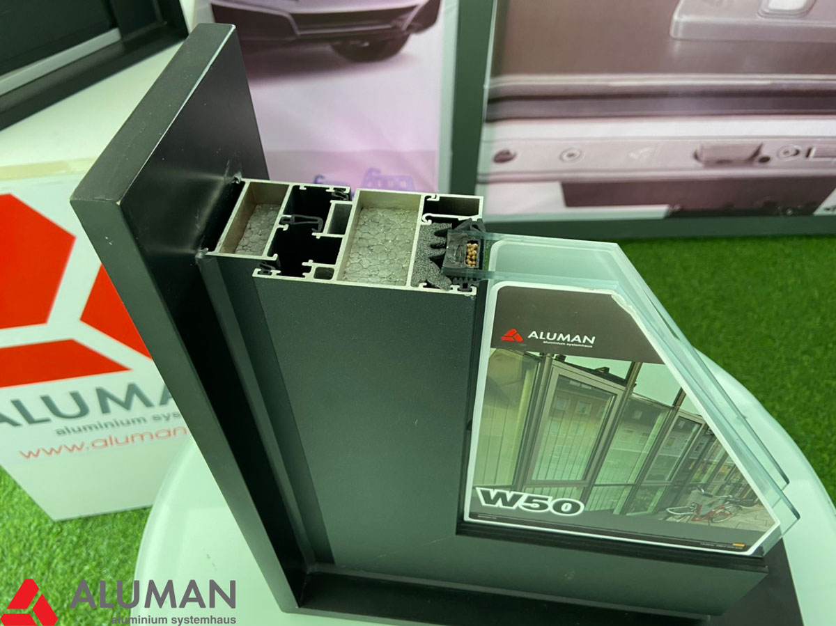 He-cua-so-khong-cau-cach-nhiet-W50-1