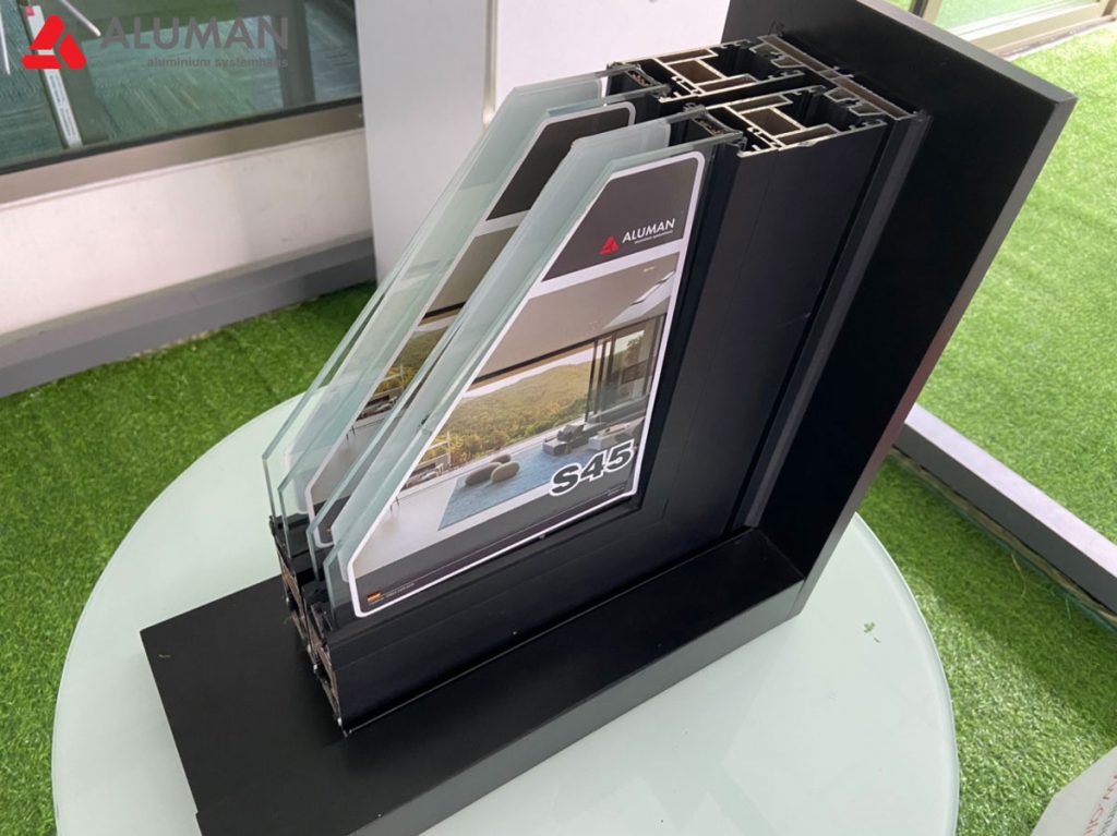 He-cua-truot-nhat-va-truot-thuong-khong-cau-cach-nhiet-S45-1024x767